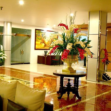 Grand Royal Taliwang Hotel Bagian luar foto