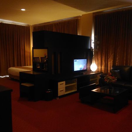 Grand Royal Taliwang Hotel Bagian luar foto