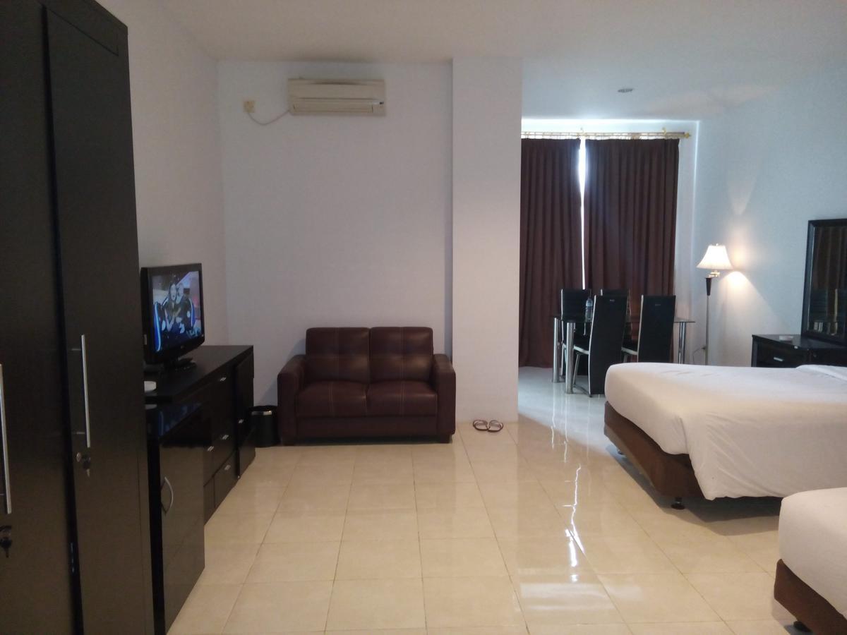 Grand Royal Taliwang Hotel Bagian luar foto