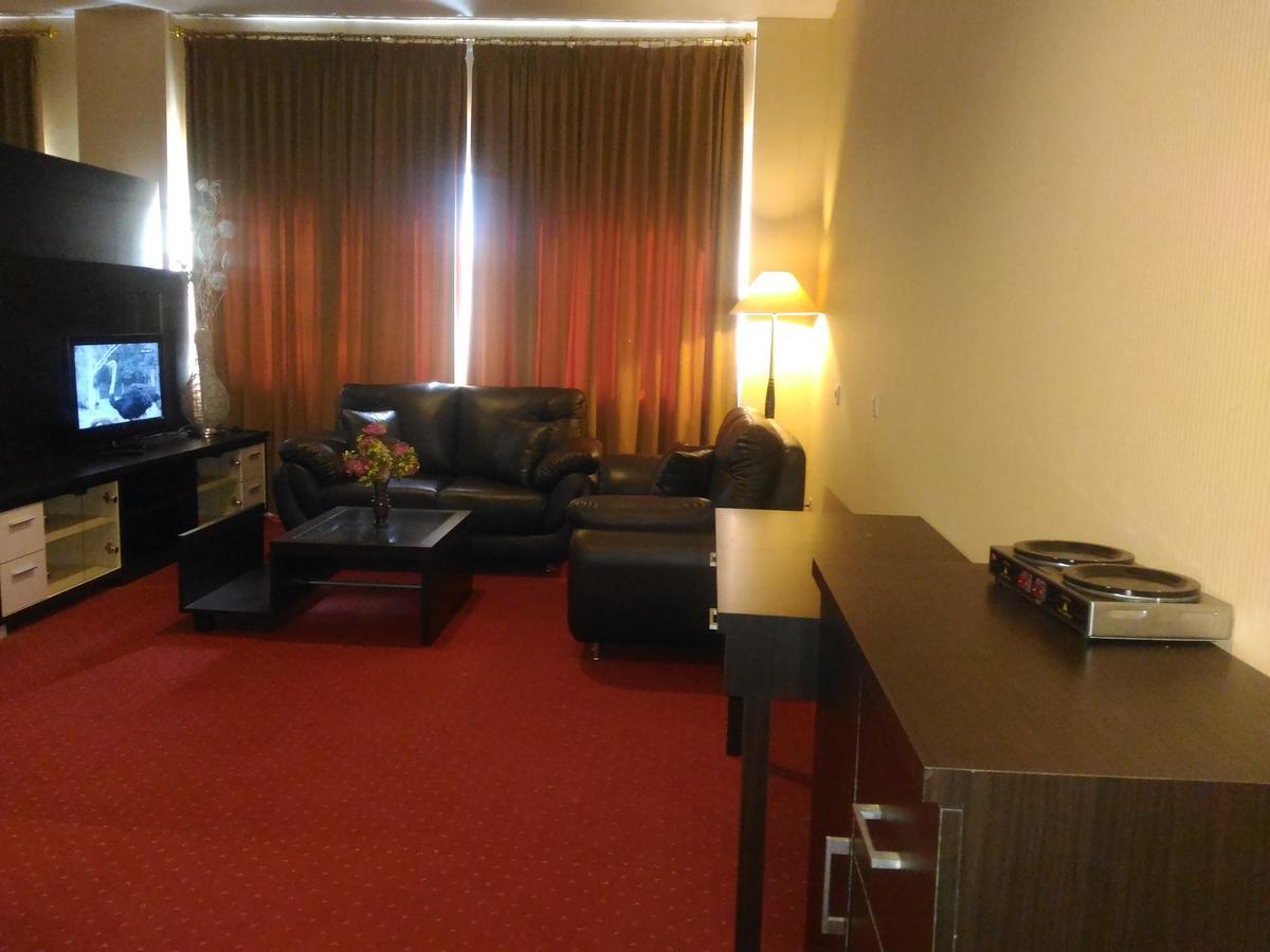 Grand Royal Taliwang Hotel Bagian luar foto