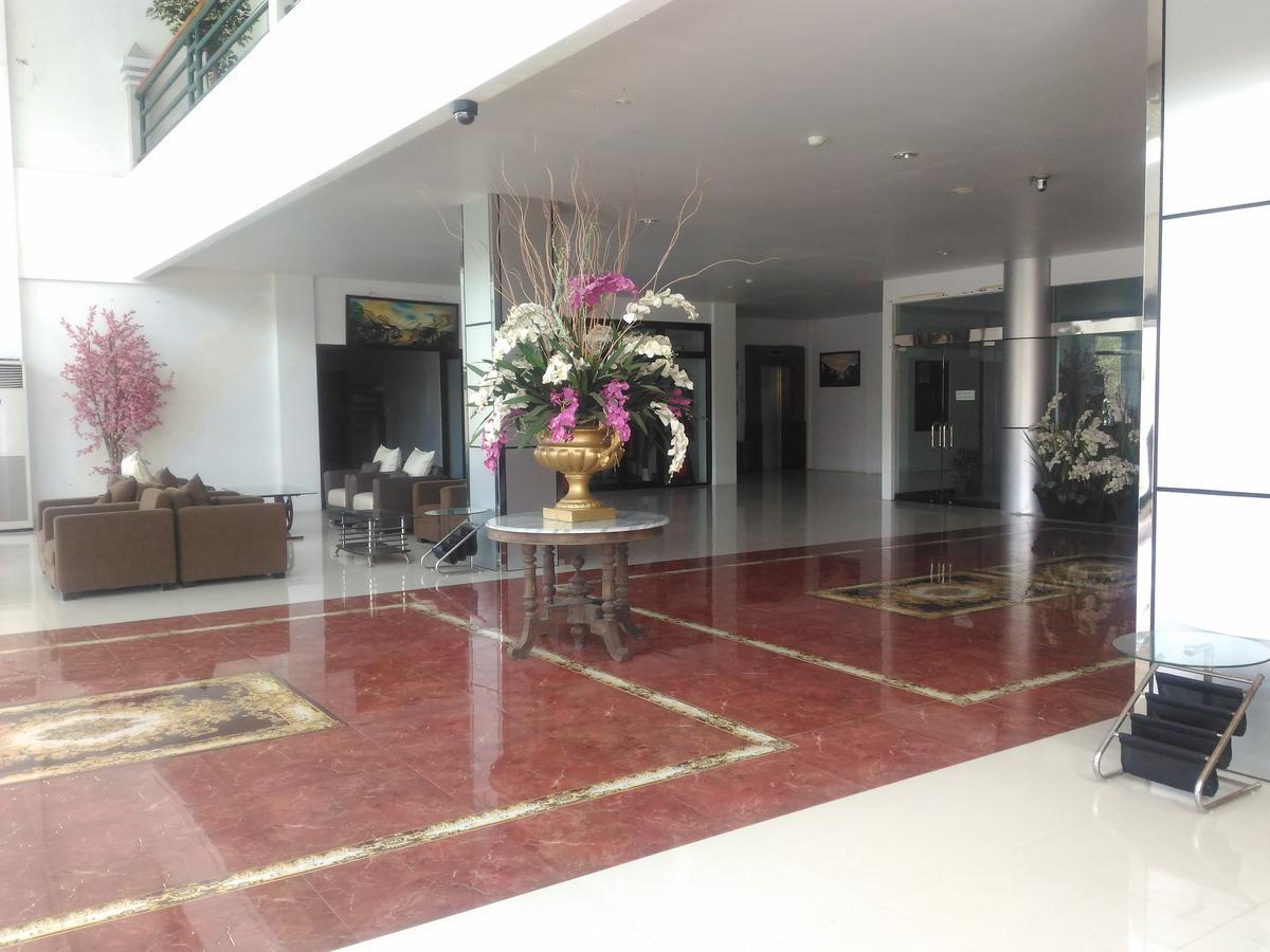 Grand Royal Taliwang Hotel Bagian luar foto