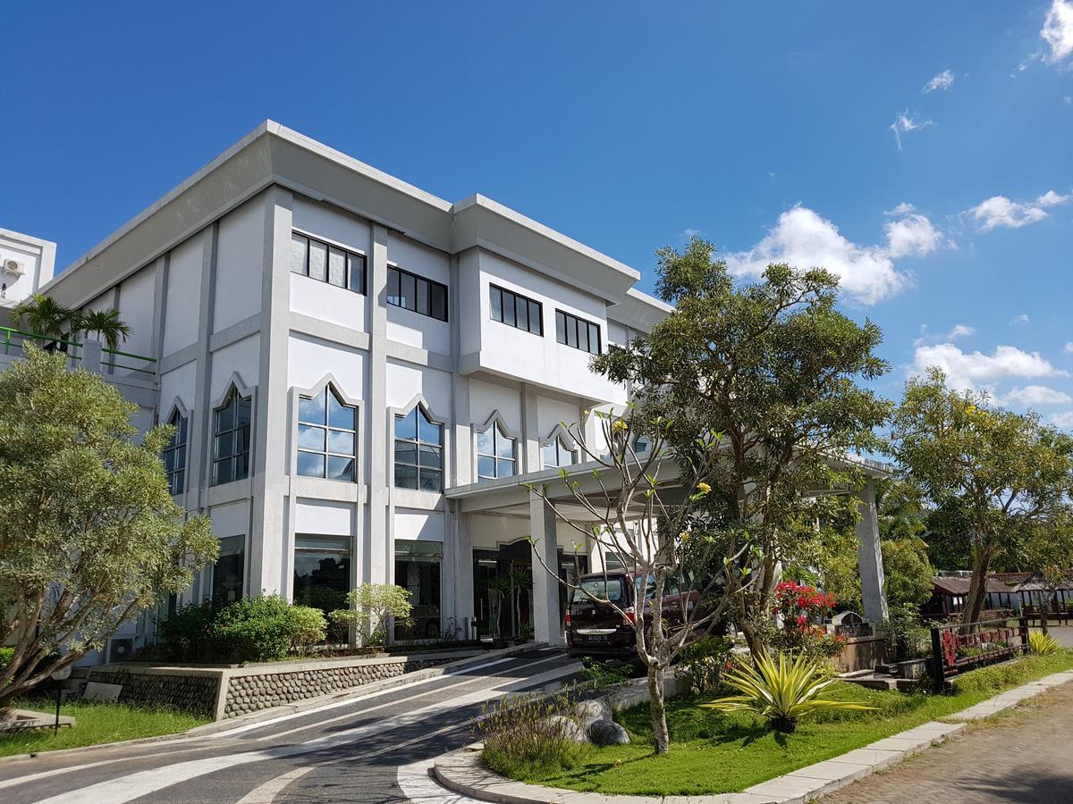 Grand Royal Taliwang Hotel Bagian luar foto