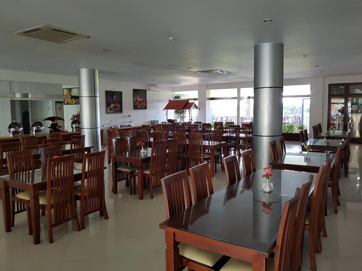 Grand Royal Taliwang Hotel Bagian luar foto