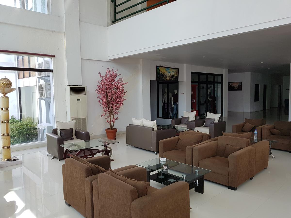Grand Royal Taliwang Hotel Bagian luar foto