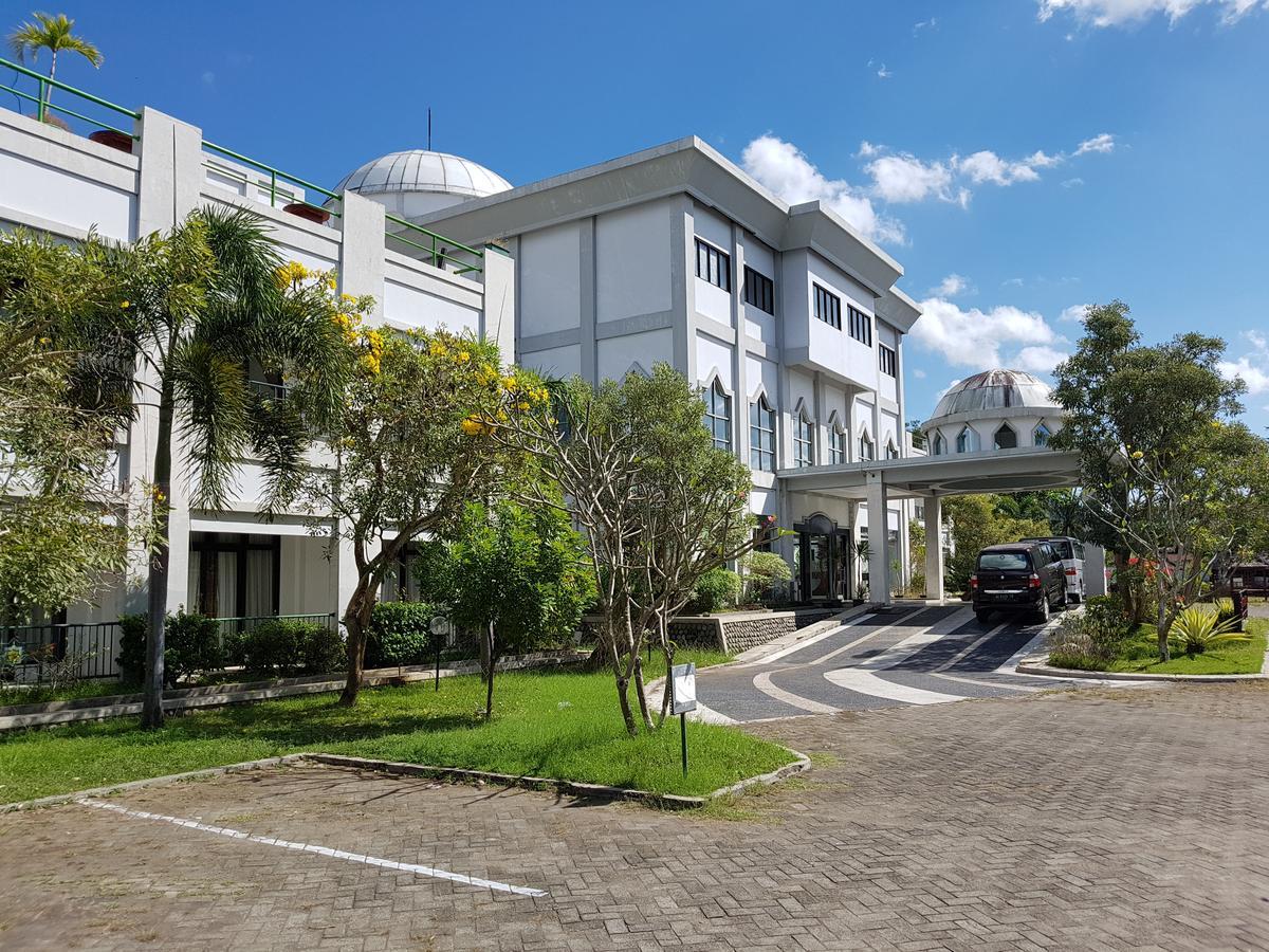Grand Royal Taliwang Hotel Bagian luar foto