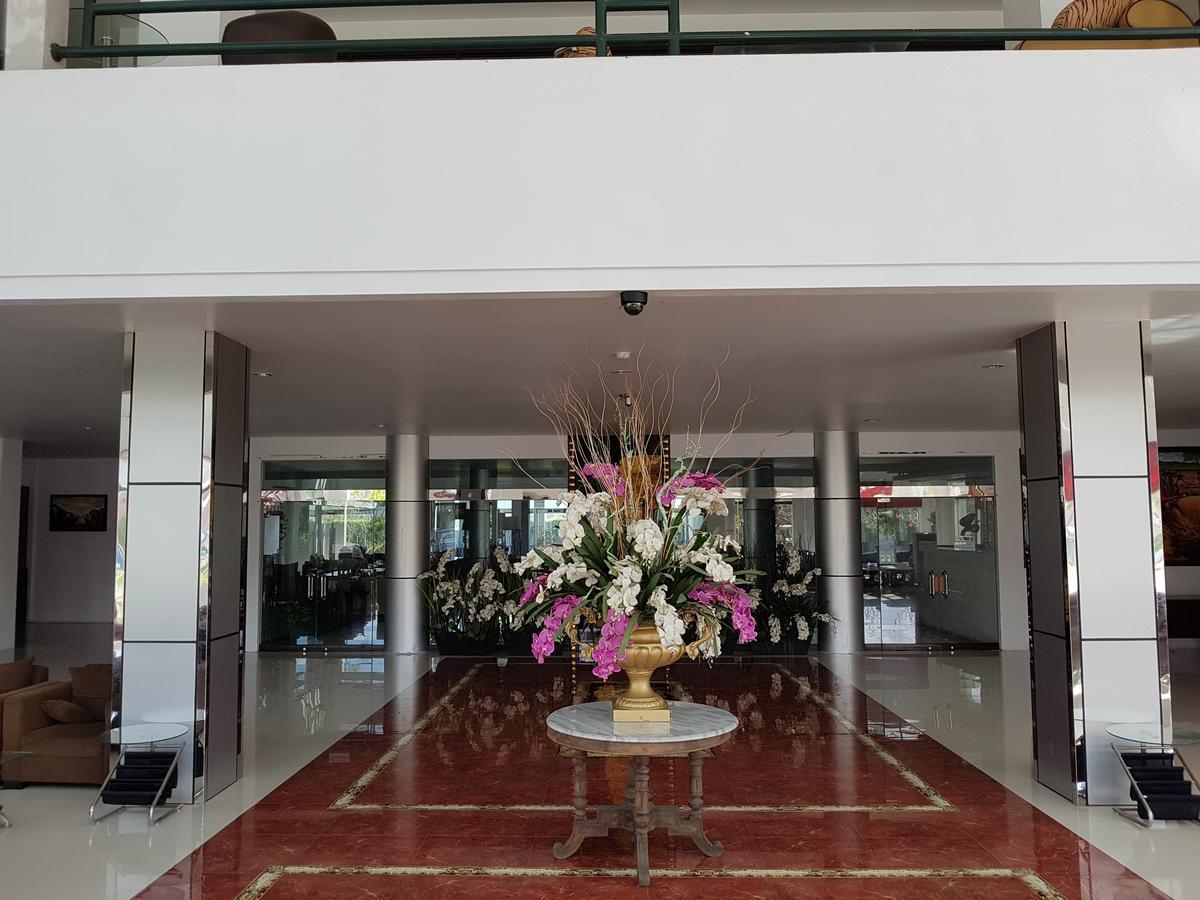 Grand Royal Taliwang Hotel Bagian luar foto
