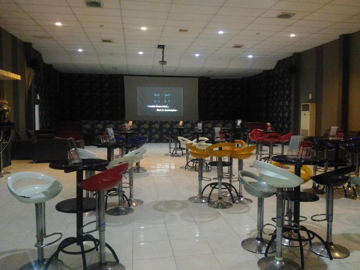 Grand Royal Taliwang Hotel Bagian luar foto