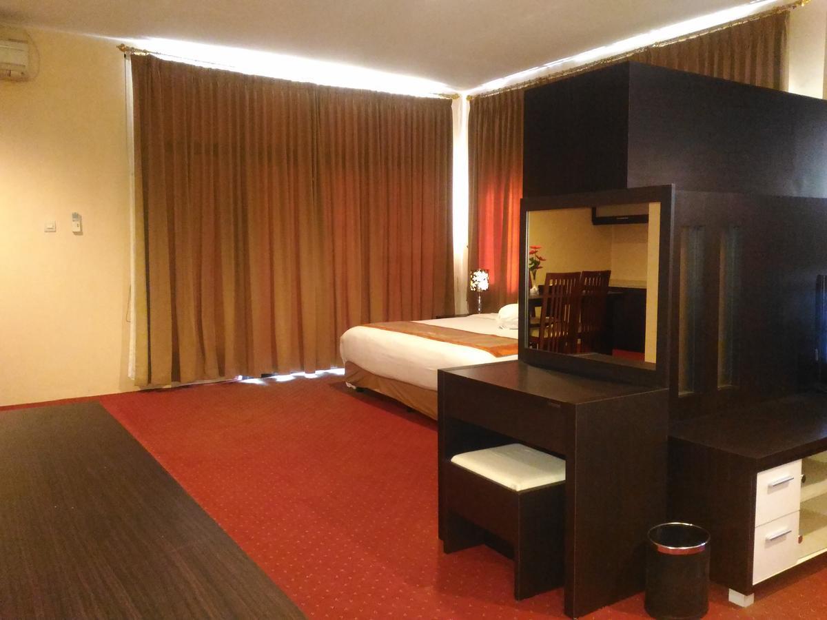 Grand Royal Taliwang Hotel Ruang foto